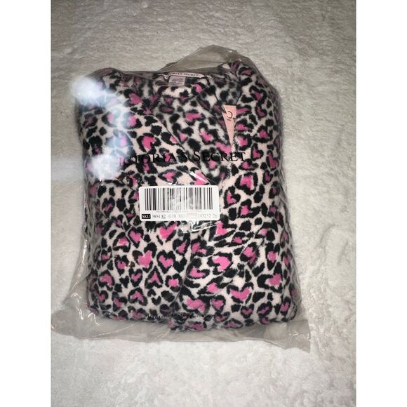 Victoria's Secret Pink Leopard Heart Print Cozy Fleece Robe‎ NWT - Picture 2 of 9